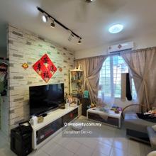 Nicely renovated, move in with luggage! Ready to live in! Near MRT