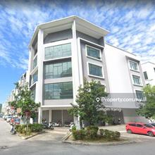 Bandar Bukit Puchong Facing Main Road
