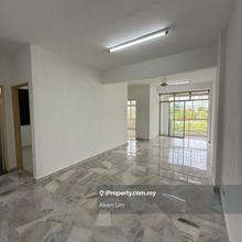 New condition, 850sqft, 3 rooms unit, partly furnished