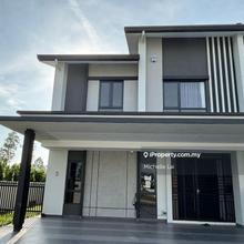 Freesia Lake View Villa Corner For Sale