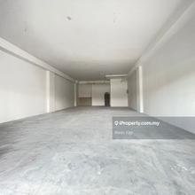 The Netizen G floor shop for rent, high traffic, facing main road, mrt