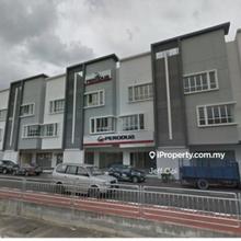 2 adjoining 3 storey shop farlim square corner 8600sf rare nice