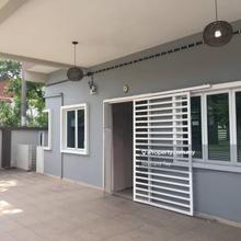 Freehold Corner One Storey Terrace house LRT Bandar Kinrara Puchong