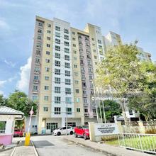 Freehold.Low Floor 4 Bedrooms End Lot. Rare Unit