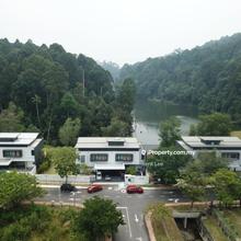 2 storey zerolot Bungalow House facing lake for sale