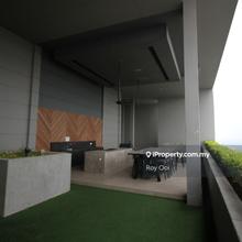 Three Carparks Freehold 1,044 sqft Geo Bukit Rimau Condo for Sale