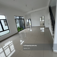 Terrace house for Sale