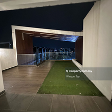 Triplex unit with roof garden, Dual Key, 3 carparks