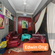 Nice Corner Double Storey Shophouse at Air Itam for Sale
