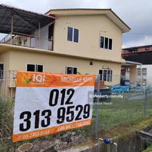 SS 3 Petaling Jaya Semi-Detached Double Storey Newly Renovated To Let 