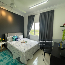 Female Only Middle Room for Rent