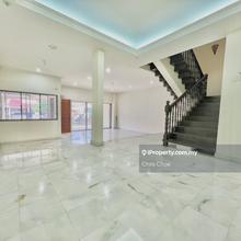 Terrace house for Sale