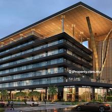 Beside main road commercial building Setia Alam for rent