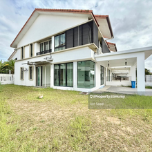 Corner Lot Long Driveway 2 Storey Alam Impian Tari