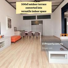 Special unit with closed terrace