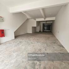 3 storey shop for rent 