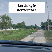 Tanah Lot Banglo di Peramu Jaya next to Taman Sepekan Jaya