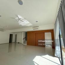 Nearby Oasis, Tenby international school and also Chinese school 