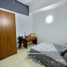 Pj Ss2 - Middle room For Rent - Include Wifi - Near to Mall & MRT 