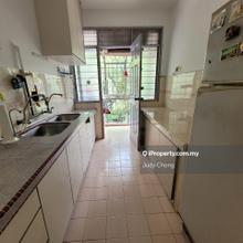 Short distance to MRT station, Supermarket, shops, restaurants 