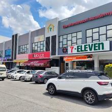 Jade Square Endlot Facing Main Road For Rent