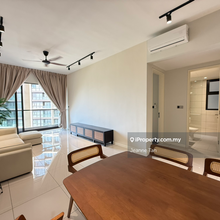 High floor unit with KLCC & TRX View