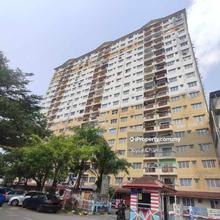 Laksamana Puri Apartment, End Lot - 6 min to NSK Trade City Selayang