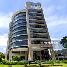 Walking distance to train station and shopping mall