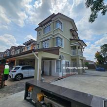 Corner 40x75, Gated Guarded, Freehold