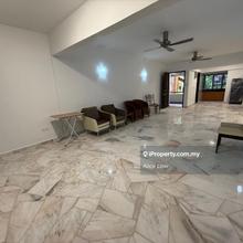 Ground Floor, Corner Unit, Extended & Renonvated, Good Condition, View