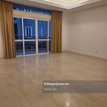 Large unit, pet friendly