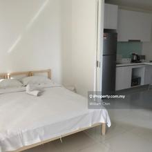 1 room unit walk to dpulze ready move in