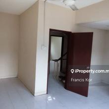 2.5 story house for rent at jalan karunmas belakong
