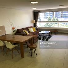 Comfy, Relaxing, and a smell of fragrance. Refurbished Low Floor Unit.