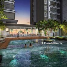 Freehold Luxury Living: The Maple Condo in Oug