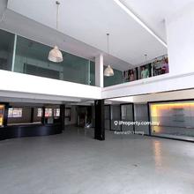 Mainroad frontage