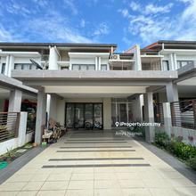 Facing open hyperlink house