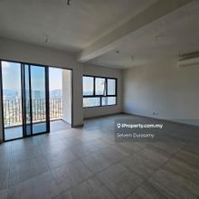 Spacious corner 3 bedroom unit with unblocked PJ views great location