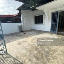 Ujong Pasir 1.5 Storey Terrace For Sale 