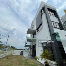 8 Residence Padang Temu 3 Storey Terrace Corner lot For Sale 