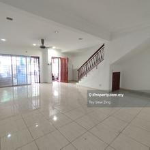 2.5 Storey Terrace Landed for Sale 