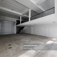 Embub, Kota Damansara Warehouse / office / Showroom For Rent