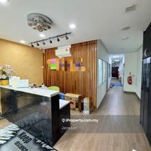Facing Mainroad 4 Sty Shop-Office 5500sf Renovate Seksyen 22 Shah Alam