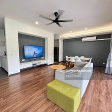 Super Cheap, Fully Furnished Lower Unit @ Roxy Sematan Townhouse.