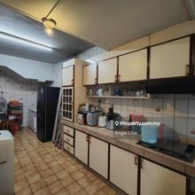 End-Lot Home in Ss20 Bright, Spacious, and Brimming with Potential