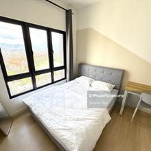 1 Month Deposit ! Master Bedroom w/ Private Bathroom, 1st Sept Move In