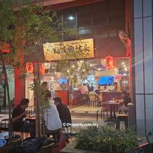 Great shoplot in Plaza Damas