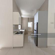 Fully furnished,4rooms 3baths,2cp,corner lot,ready now,facing pool