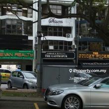 Ground floor shoplot for rent