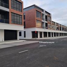 68 Avenue Shoplot, Tenanted, ROI 4